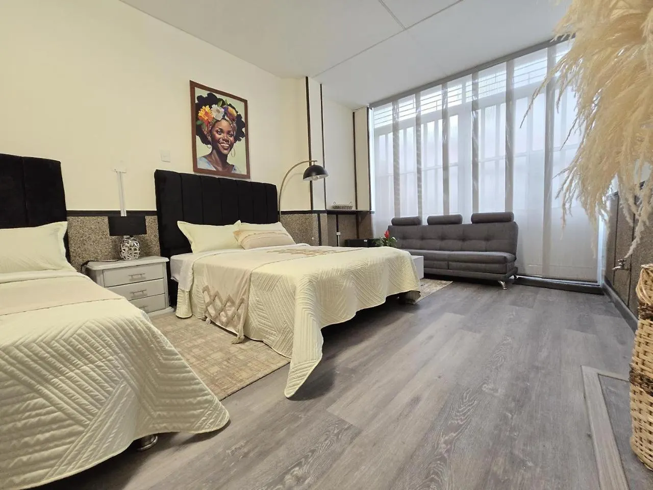 Espaciosa Moderna Y Silenciosa Habitacion Богота Колумбия